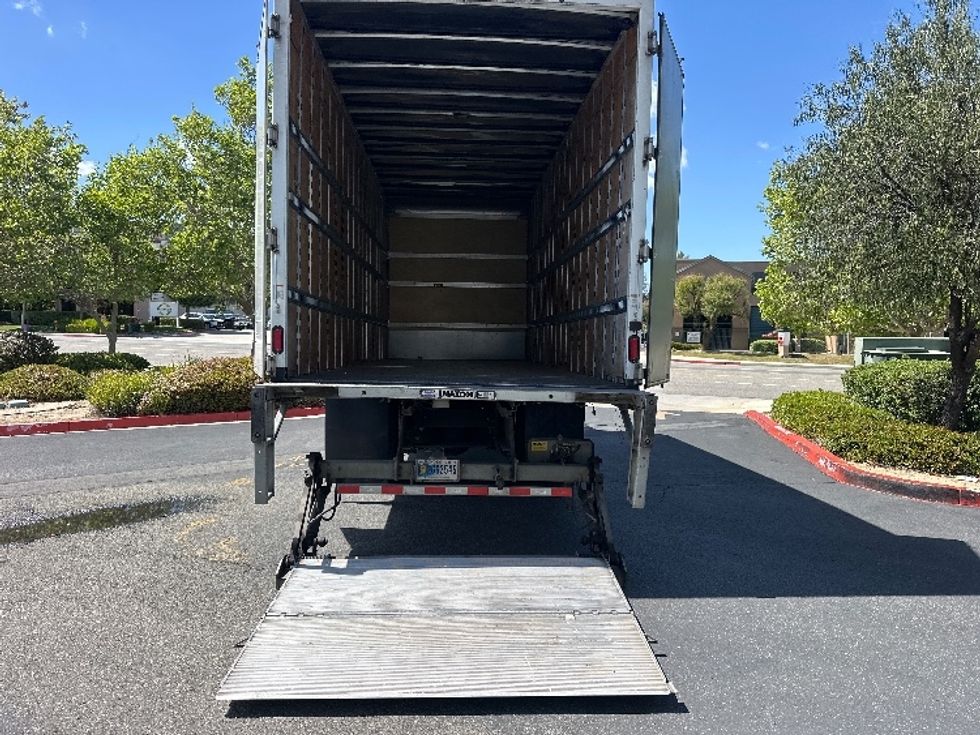 Medium Duty Box Truck-Light and Medium Duty Trucks-Hino-2018-268-Torrance-CA-286,904\n\t\tmiles-$ 33,250 - Image 9