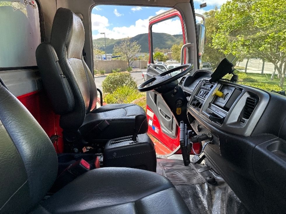 Medium Duty Box Truck-Light and Medium Duty Trucks-Hino-2018-268-Torrance-CA-293,063\n\t\tmiles-$ 32,250 - Image 20