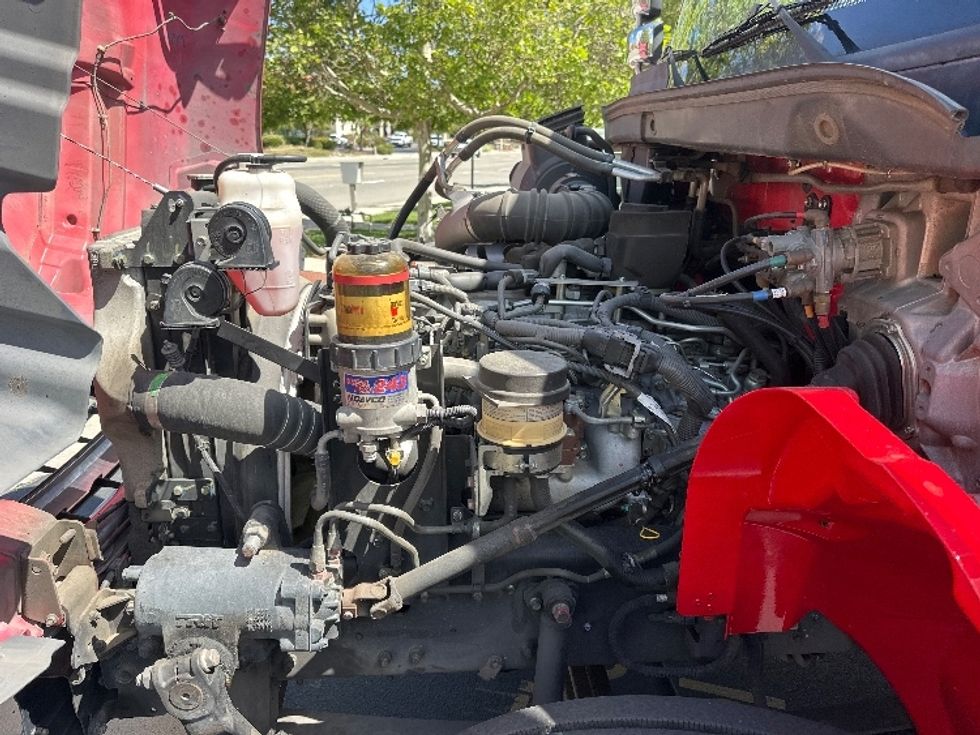 Medium Duty Box Truck-Light and Medium Duty Trucks-Hino-2018-268-Torrance-CA-293,063\n\t\tmiles-$ 32,250 - Image 22