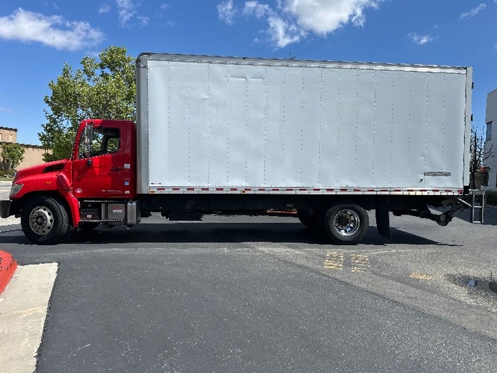 Medium Duty Box Truck-Light and Medium Duty Trucks-Hino-2018-268-Torrance-CA-293,063\n\t\tmiles-$ 32,250 - Image 24