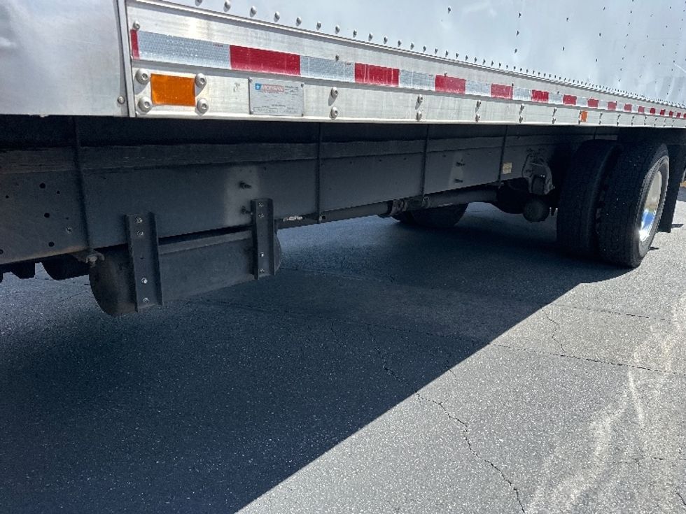 Medium Duty Box Truck-Light and Medium Duty Trucks-Hino-2018-268-Torrance-CA-293,063\n\t\tmiles-$ 32,250 - Image 4