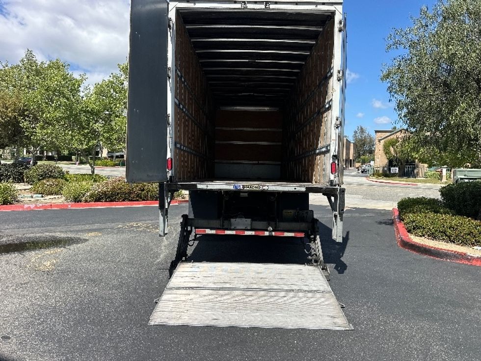 Medium Duty Box Truck-Light and Medium Duty Trucks-Hino-2018-268-Torrance-CA-293,063\n\t\tmiles-$ 32,250 - Image 8