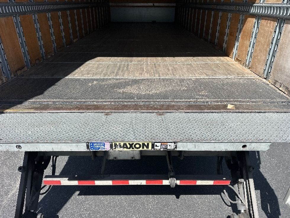 Medium Duty Box Truck-Light and Medium Duty Trucks-Hino-2018-268-Torrance-CA-293,063\n\t\tmiles-$ 32,250 - Image 9