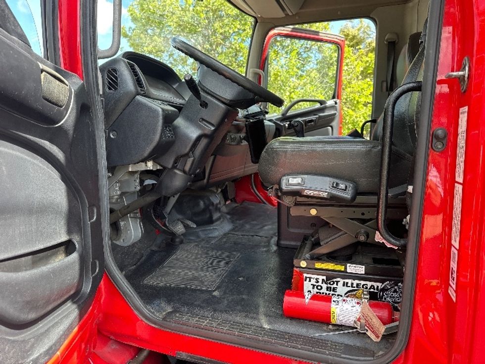 Medium Duty Box Truck-Light and Medium Duty Trucks-Hino-2018-268-Torrance-CA-322,823\n\t\tmiles-$ 28,000 - Image 16