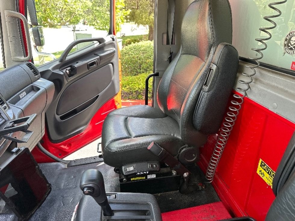 Medium Duty Box Truck-Light and Medium Duty Trucks-Hino-2018-268-Torrance-CA-322,823\n\t\tmiles-$ 28,000 - Image 19