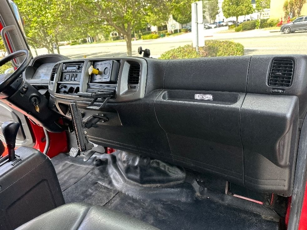 Medium Duty Box Truck-Light and Medium Duty Trucks-Hino-2018-268-Torrance-CA-322,823\n\t\tmiles-$ 28,000 - Image 21