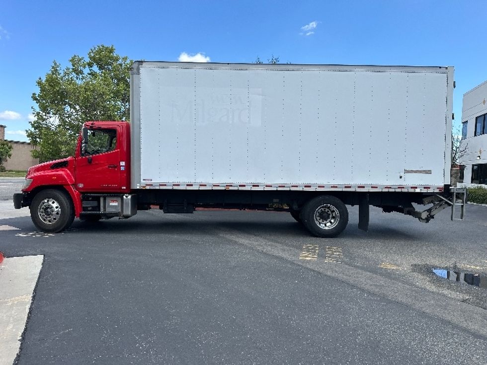 Medium Duty Box Truck-Light and Medium Duty Trucks-Hino-2018-268-Torrance-CA-322,823\n\t\tmiles-$ 28,000 - Image 4