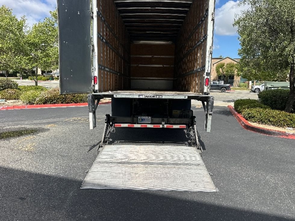 Medium Duty Box Truck-Light and Medium Duty Trucks-Hino-2018-268-Torrance-CA-322,823\n\t\tmiles-$ 28,000 - Image 9