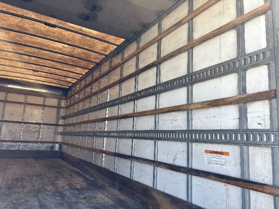 Medium Duty Box Truck-Light and Medium Duty Trucks-Hino-2018-268-West Sacramento-CA-206,044\n\t\tmiles-$ 50,500 - Image 12