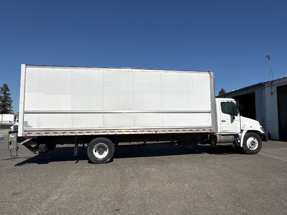 Medium Duty Box Truck-Light and Medium Duty Trucks-Hino-2018-268-West Sacramento-CA-206,044\n\t\tmiles-$ 50,500 - Image 15