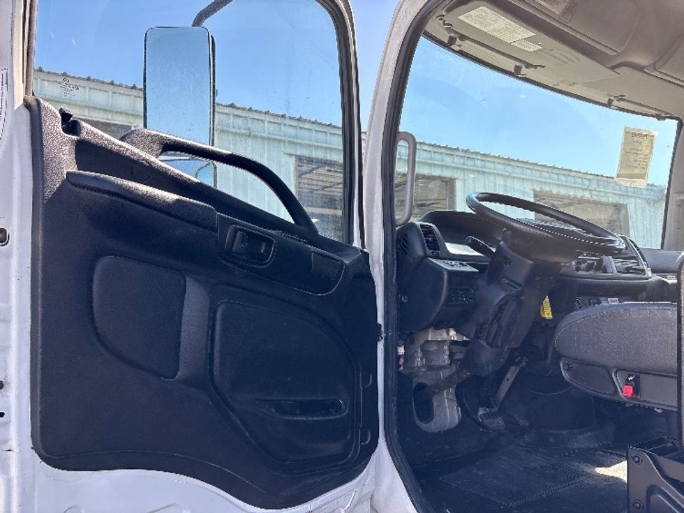 Medium Duty Box Truck-Light and Medium Duty Trucks-Hino-2018-268-West Sacramento-CA-206,044\n\t\tmiles-$ 50,500 - Image 16