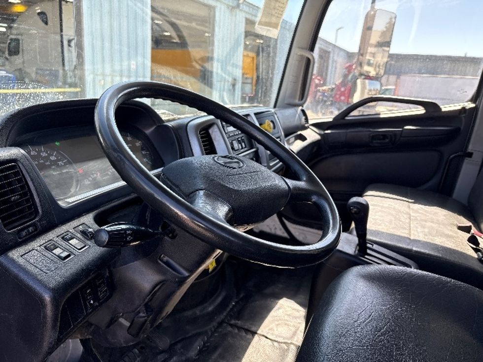 Medium Duty Box Truck-Light and Medium Duty Trucks-Hino-2018-268-West Sacramento-CA-206,044\n\t\tmiles-$ 50,500 - Image 17