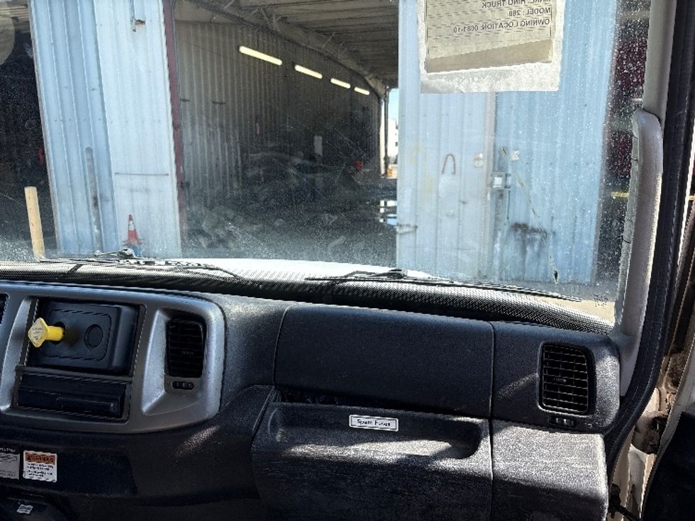 Medium Duty Box Truck-Light and Medium Duty Trucks-Hino-2018-268-West Sacramento-CA-206,044\n\t\tmiles-$ 50,500 - Image 21