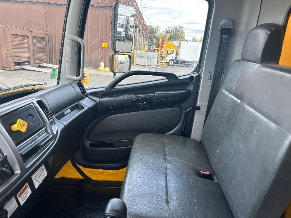 Medium Duty Box Truck-Light and Medium Duty Trucks-Hino-2018-268-West Sacramento-CA-224,999\n\t\tmiles-$ 41,500 - Image 19