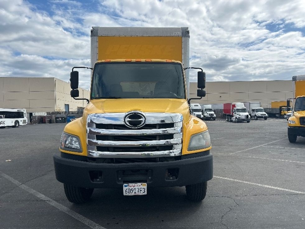 Medium Duty Box Truck-Light and Medium Duty Trucks-Hino-2018-268-West Sacramento-CA-224,999\n\t\tmiles-$ 41,500 - Image 2