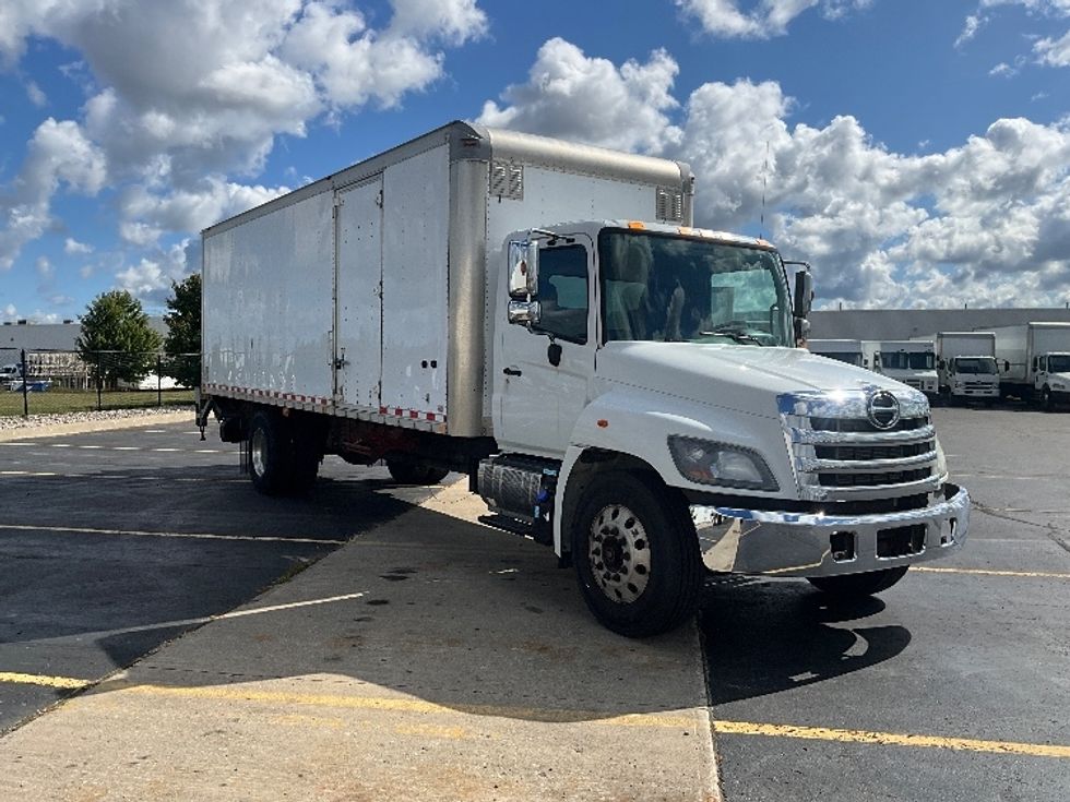 Medium Duty Box Truck-Light and Medium Duty Trucks-Hino-2018-338-Cambridge-ON-147,142\n\t\tkm-$ 68,750 - Image 1