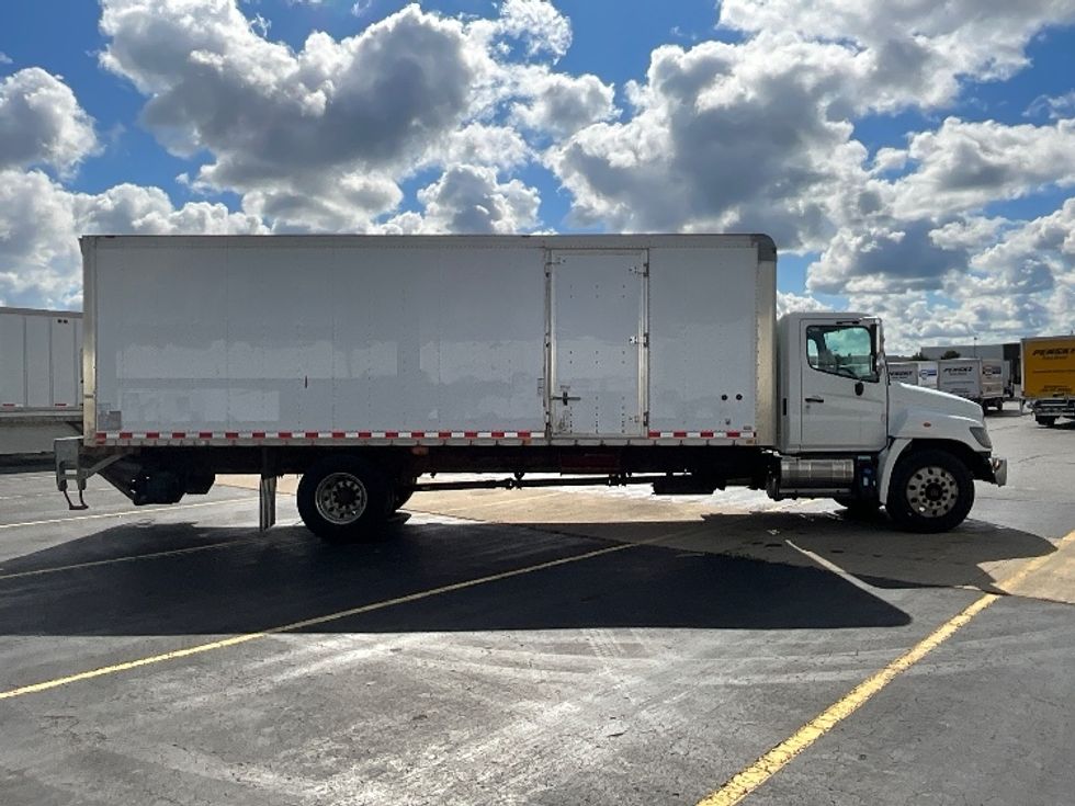 Medium Duty Box Truck-Light and Medium Duty Trucks-Hino-2018-338-Cambridge-ON-147,142\n\t\tkm-$ 68,750 - Image 15