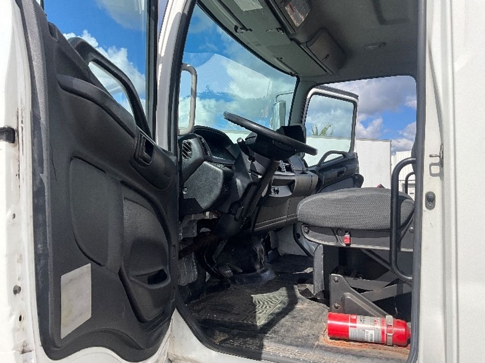 Medium Duty Box Truck-Light and Medium Duty Trucks-Hino-2018-338-Cambridge-ON-147,142\n\t\tkm-$ 68,750 - Image 16