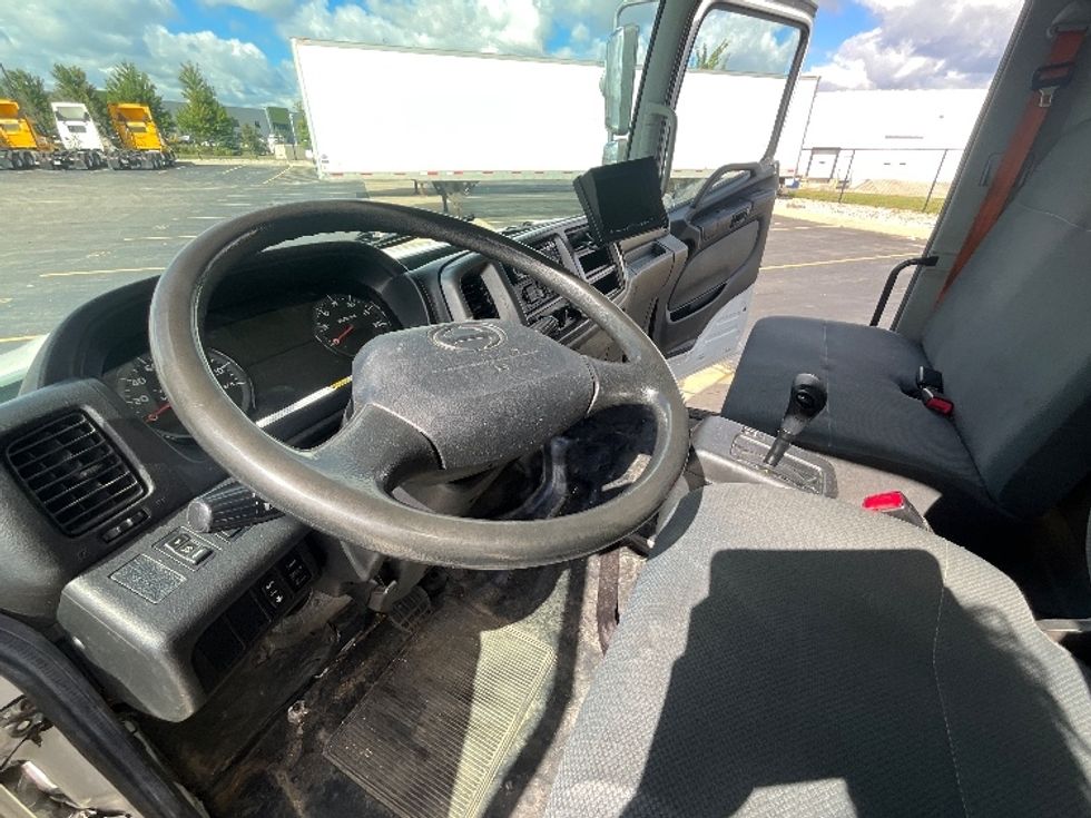 Medium Duty Box Truck-Light and Medium Duty Trucks-Hino-2018-338-Cambridge-ON-147,142\n\t\tkm-$ 68,750 - Image 17