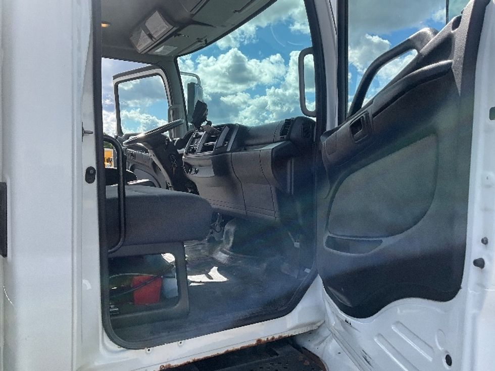 Medium Duty Box Truck-Light and Medium Duty Trucks-Hino-2018-338-Cambridge-ON-147,142\n\t\tkm-$ 68,750 - Image 20