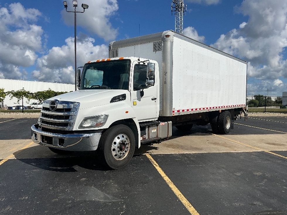 Medium Duty Box Truck-Light and Medium Duty Trucks-Hino-2018-338-Cambridge-ON-147,142\n\t\tkm-$ 68,750 - Image 3