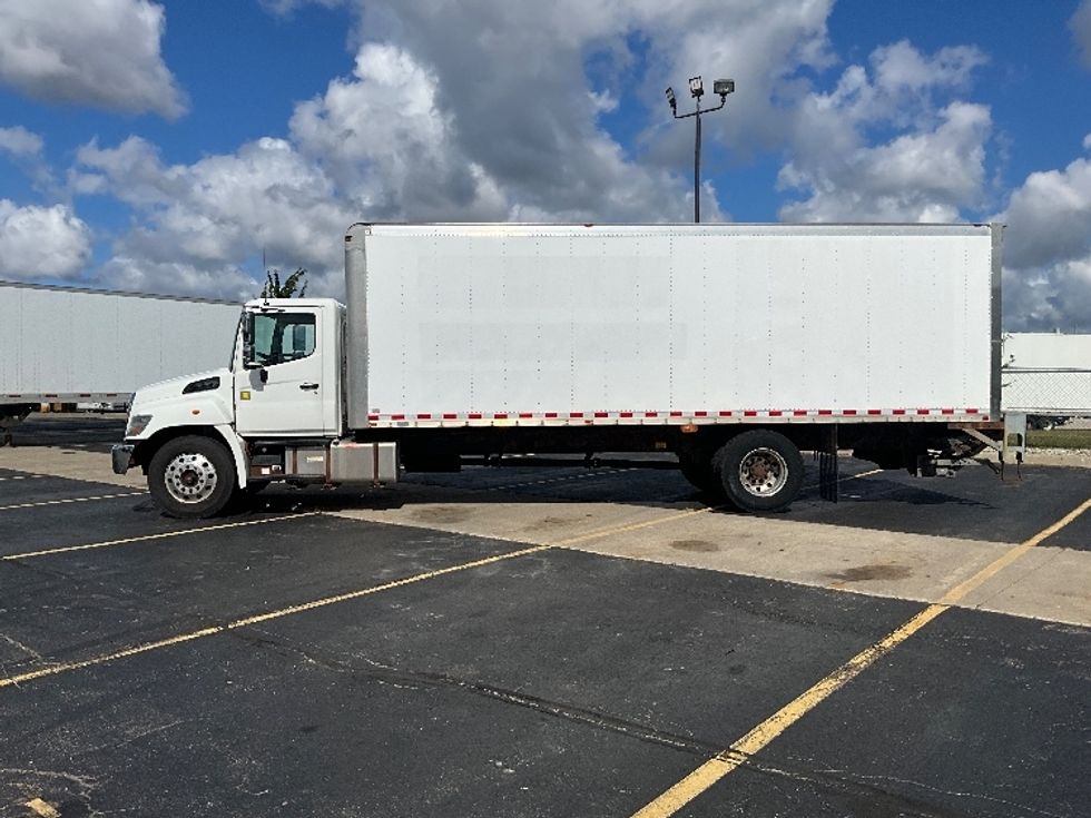 Medium Duty Box Truck-Light and Medium Duty Trucks-Hino-2018-338-Cambridge-ON-147,142\n\t\tkm-$ 68,750 - Image 4