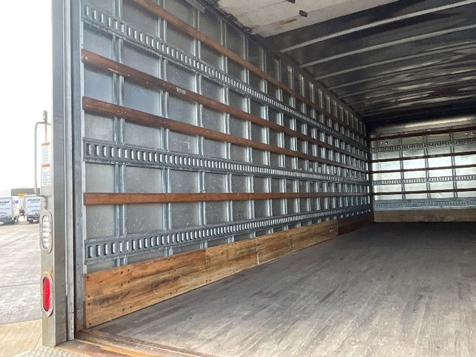 Medium Duty Box Truck-Light and Medium Duty Trucks-Hino-2018-338-Cambridge-ON-391,197\n\t\tkm-$ 45,750 - Image 11