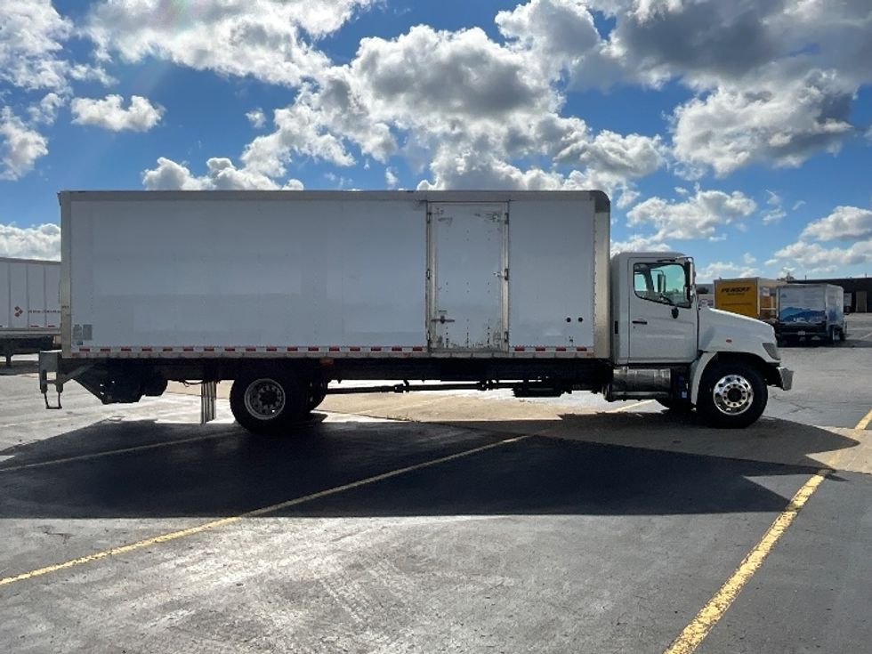 Medium Duty Box Truck-Light and Medium Duty Trucks-Hino-2018-338-Cambridge-ON-391,197\n\t\tkm-$ 45,750 - Image 15