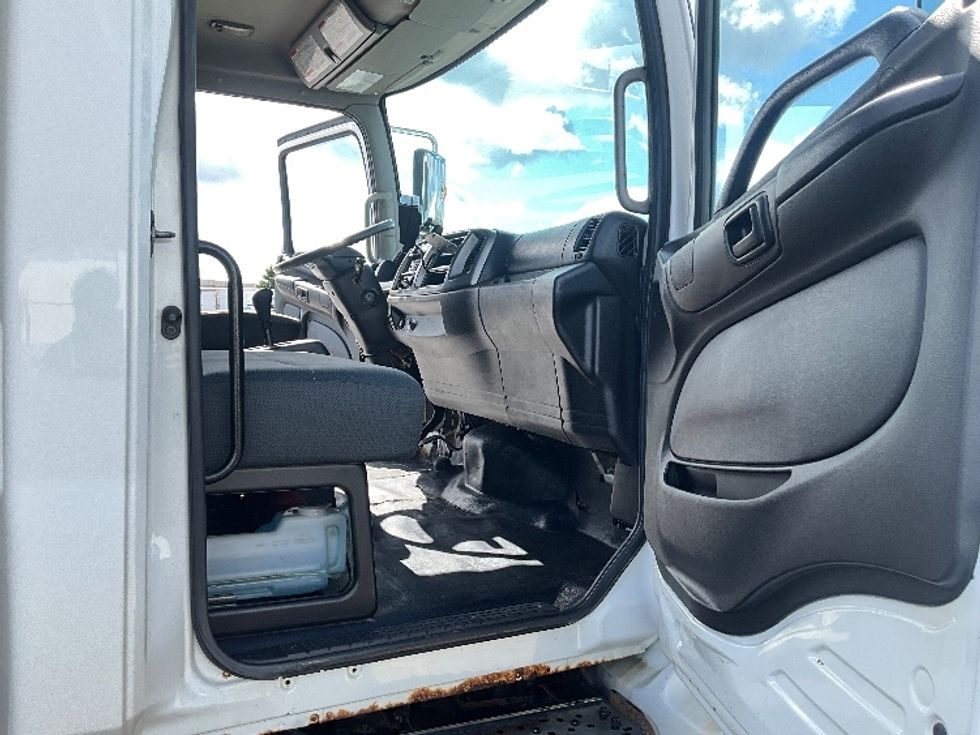 Medium Duty Box Truck-Light and Medium Duty Trucks-Hino-2018-338-Cambridge-ON-391,197\n\t\tkm-$ 45,750 - Image 20