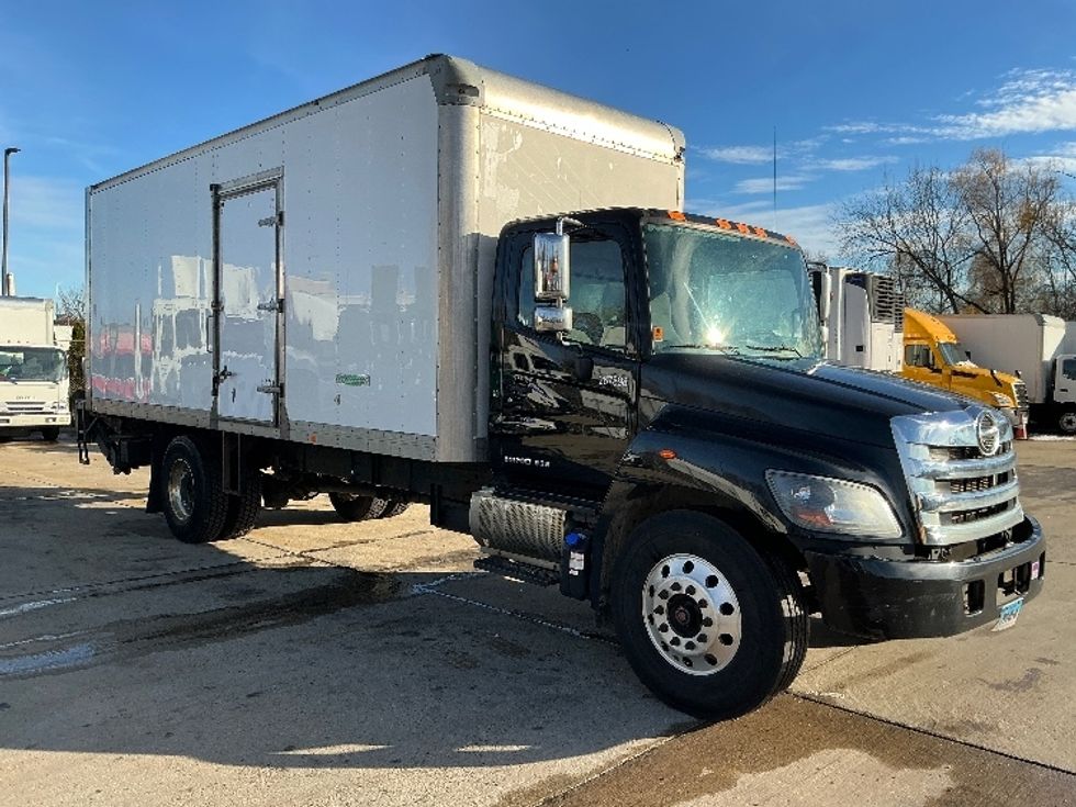 Medium Duty Box Truck-Light and Medium Duty Trucks-Hino-2018-338-Chicopee-MA-277,099\n\t\tmiles-$ 20,250 - Image 1