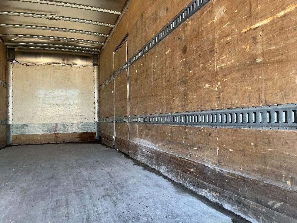 Medium Duty Box Truck-Light and Medium Duty Trucks-Hino-2018-338-Chicopee-MA-277,099\n\t\tmiles-$ 20,250 - Image 12