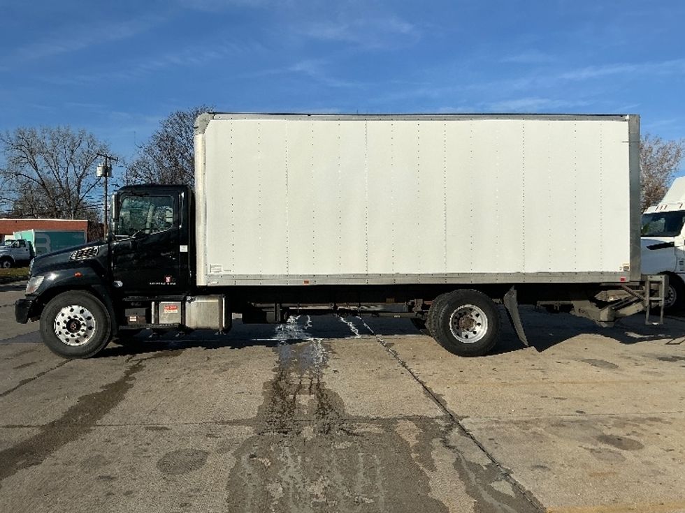 Medium Duty Box Truck-Light and Medium Duty Trucks-Hino-2018-338-Chicopee-MA-277,099\n\t\tmiles-$ 20,250 - Image 4