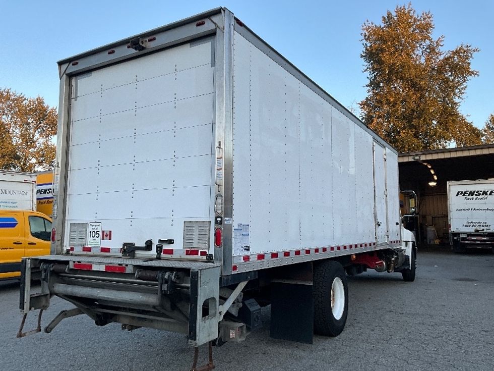 Medium Duty Box Truck-Light and Medium Duty Trucks-Hino-2018-338-Delta-BC-132,409\n\t\tkm-$ 68,750 - Image 13