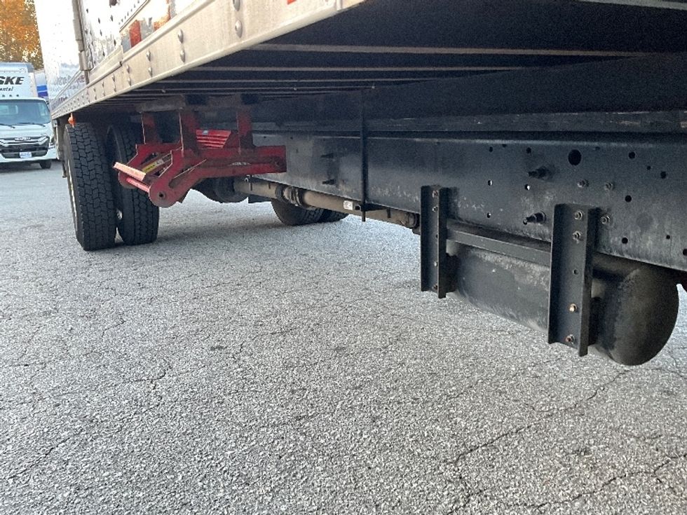 Medium Duty Box Truck-Light and Medium Duty Trucks-Hino-2018-338-Delta-BC-132,409\n\t\tkm-$ 68,750 - Image 14