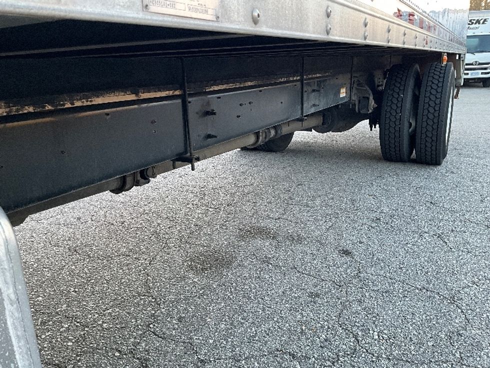 Medium Duty Box Truck-Light and Medium Duty Trucks-Hino-2018-338-Delta-BC-132,409\n\t\tkm-$ 68,750 - Image 5