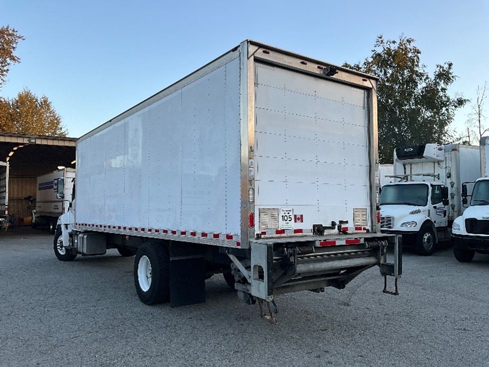 Medium Duty Box Truck-Light and Medium Duty Trucks-Hino-2018-338-Delta-BC-132,409\n\t\tkm-$ 68,750 - Image 6