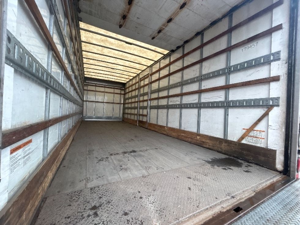 Medium Duty Box Truck-Light and Medium Duty Trucks-Hino-2018-338-Delta-BC-165,730\n\t\tkm-$ 70,250 - Image 12