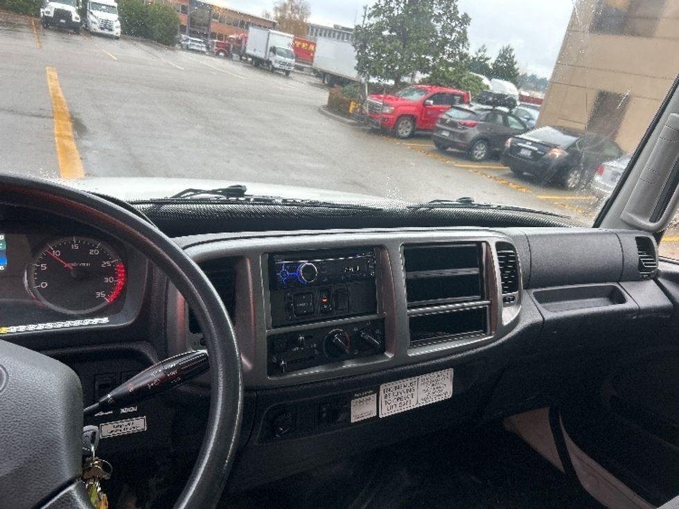 Medium Duty Box Truck-Light and Medium Duty Trucks-Hino-2018-338-Delta-BC-165,730\n\t\tkm-$ 70,250 - Image 17