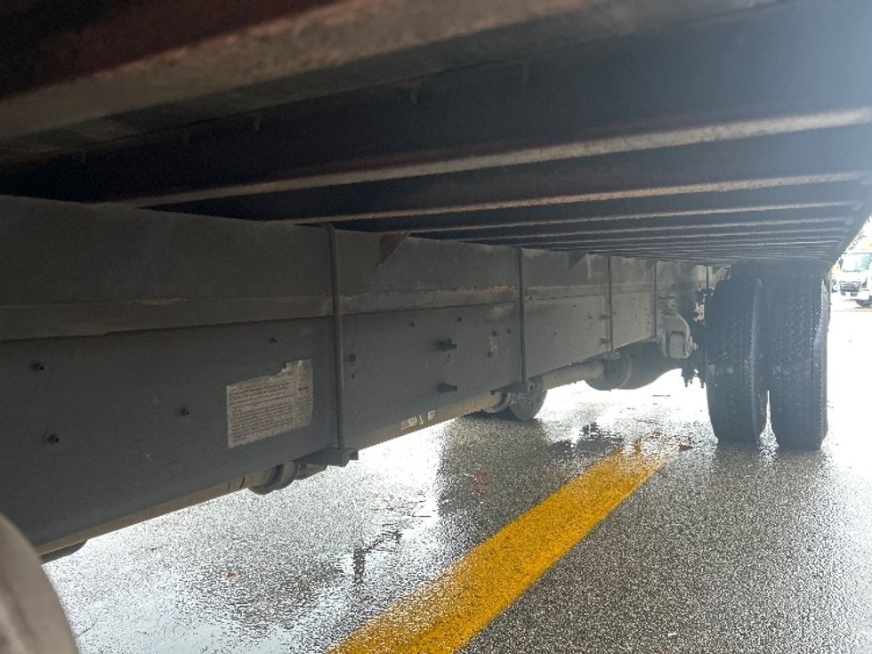 Medium Duty Box Truck-Light and Medium Duty Trucks-Hino-2018-338-Delta-BC-165,730\n\t\tkm-$ 70,250 - Image 5