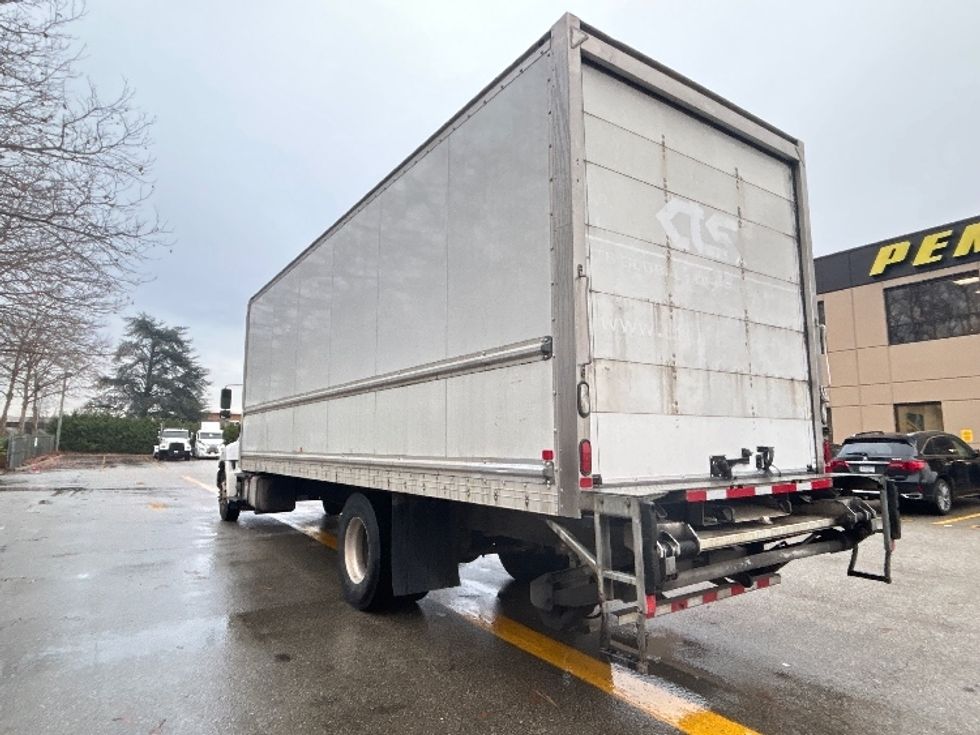 Medium Duty Box Truck-Light and Medium Duty Trucks-Hino-2018-338-Delta-BC-165,730\n\t\tkm-$ 70,250 - Image 6