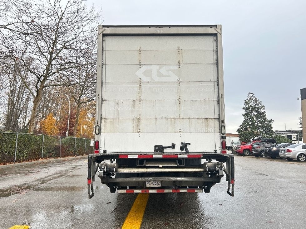 Medium Duty Box Truck-Light and Medium Duty Trucks-Hino-2018-338-Delta-BC-165,730\n\t\tkm-$ 70,250 - Image 7