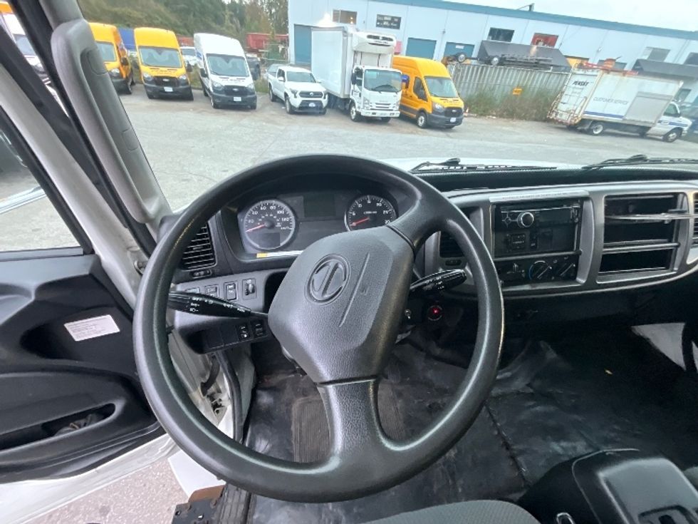 Medium Duty Box Truck-Light and Medium Duty Trucks-Hino-2018-338-Delta-BC-186,950\n\t\tkm-$ 65,500 - Image 18