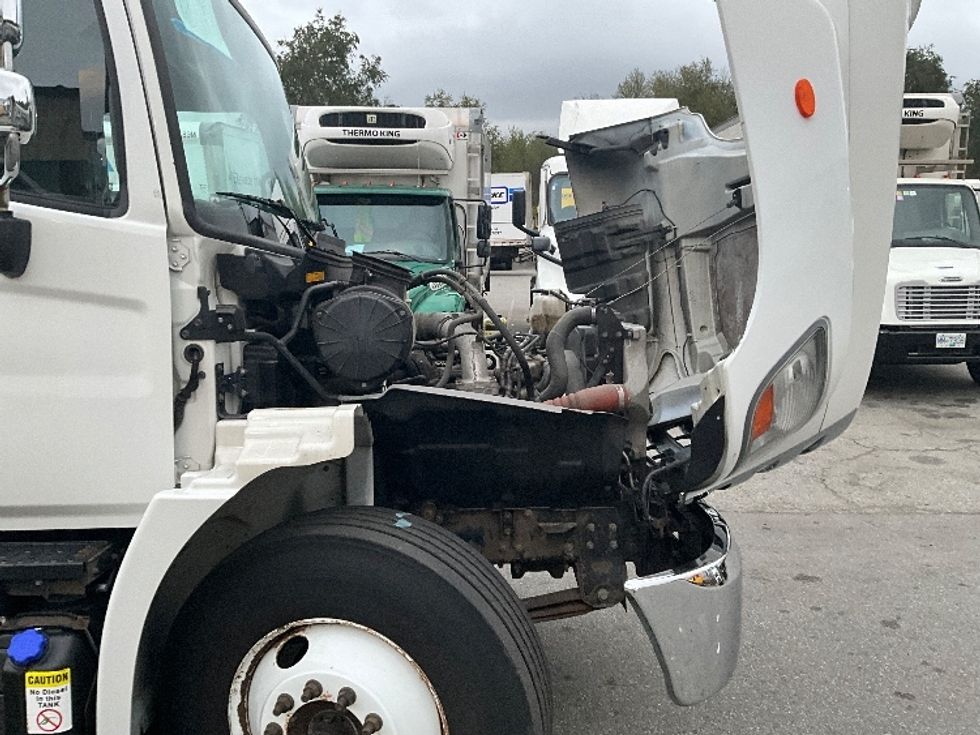 Medium Duty Box Truck-Light and Medium Duty Trucks-Hino-2018-338-Delta-BC-186,950\n\t\tkm-$ 65,500 - Image 23