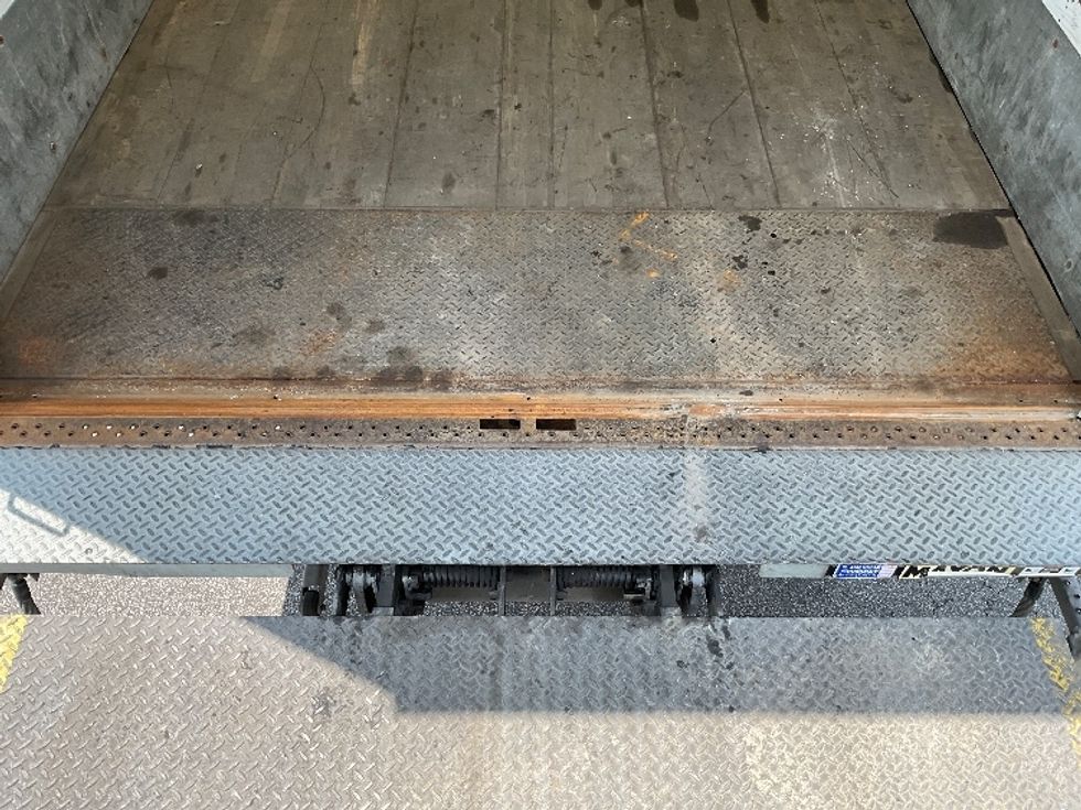 Medium Duty Box Truck-Light and Medium Duty Trucks-Hino-2018-338-Gahanna-OH-355,934\n\t\tmiles-$ 20,500 - Image 10