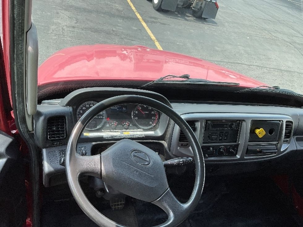 Medium Duty Box Truck-Light and Medium Duty Trucks-Hino-2018-338-Gahanna-OH-355,934\n\t\tmiles-$ 20,500 - Image 18