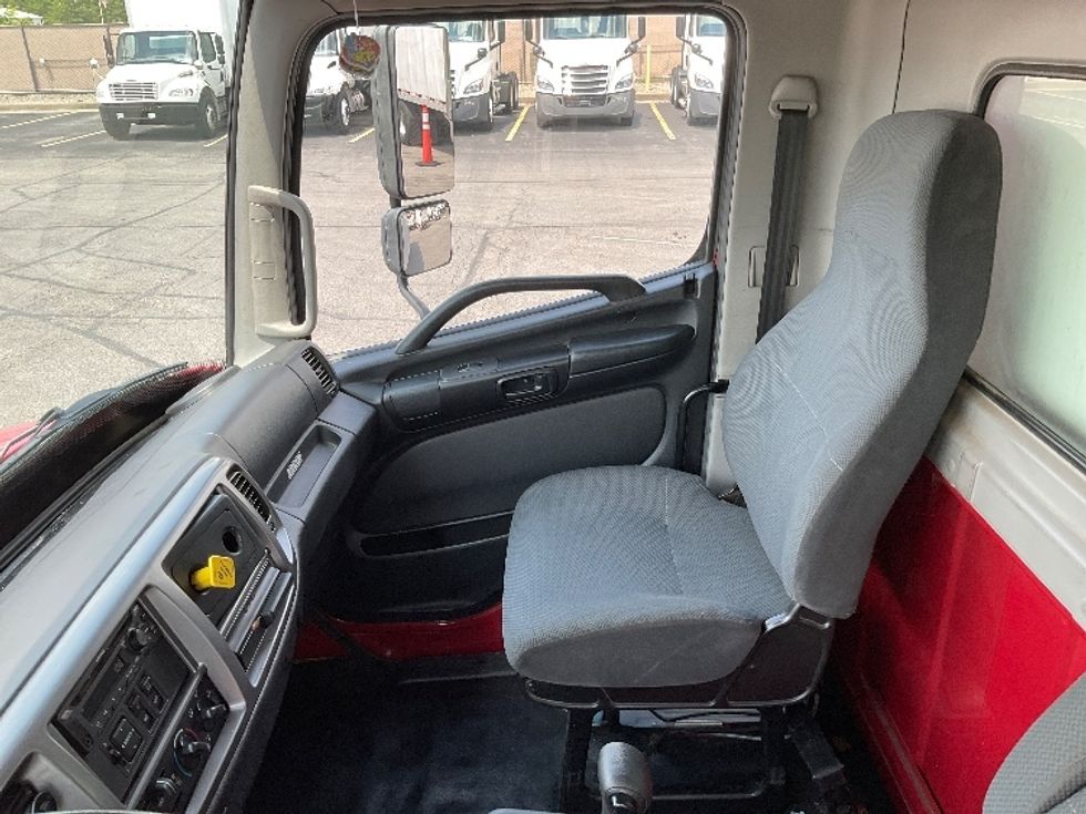 Medium Duty Box Truck-Light and Medium Duty Trucks-Hino-2018-338-Gahanna-OH-355,934\n\t\tmiles-$ 20,500 - Image 19