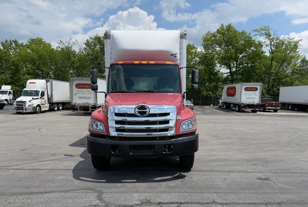 Medium Duty Box Truck-Light and Medium Duty Trucks-Hino-2018-338-Gahanna-OH-355,934\n\t\tmiles-$ 20,500 - Image 2