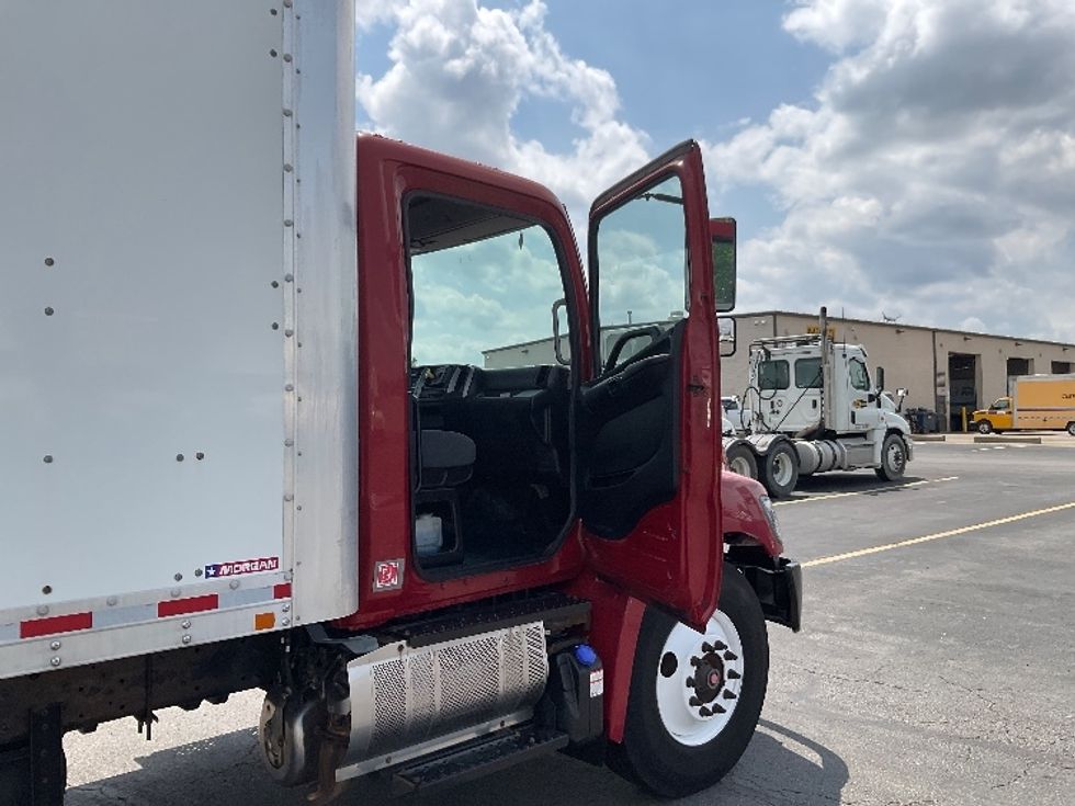 Medium Duty Box Truck-Light and Medium Duty Trucks-Hino-2018-338-Gahanna-OH-355,934\n\t\tmiles-$ 20,500 - Image 20