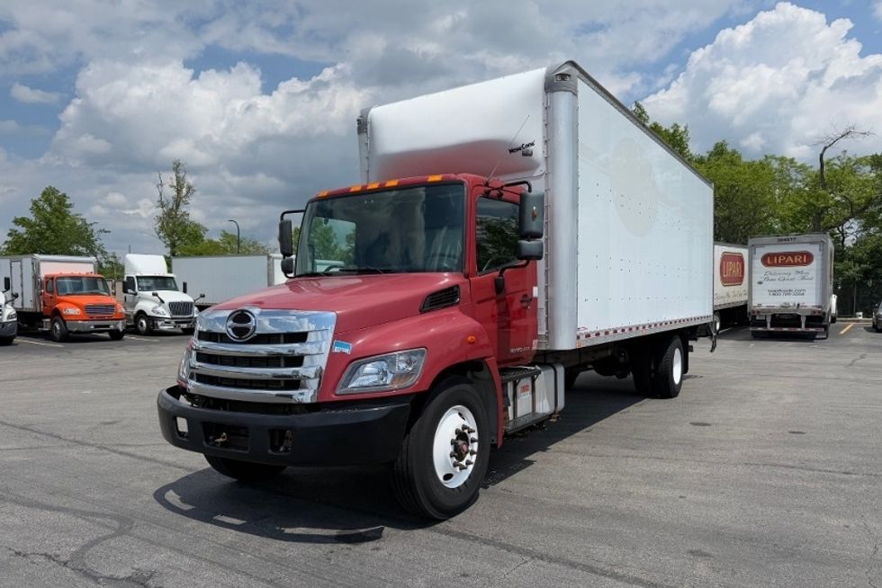 Medium Duty Box Truck-Light and Medium Duty Trucks-Hino-2018-338-Gahanna-OH-355,934\n\t\tmiles-$ 20,500 - Image 3