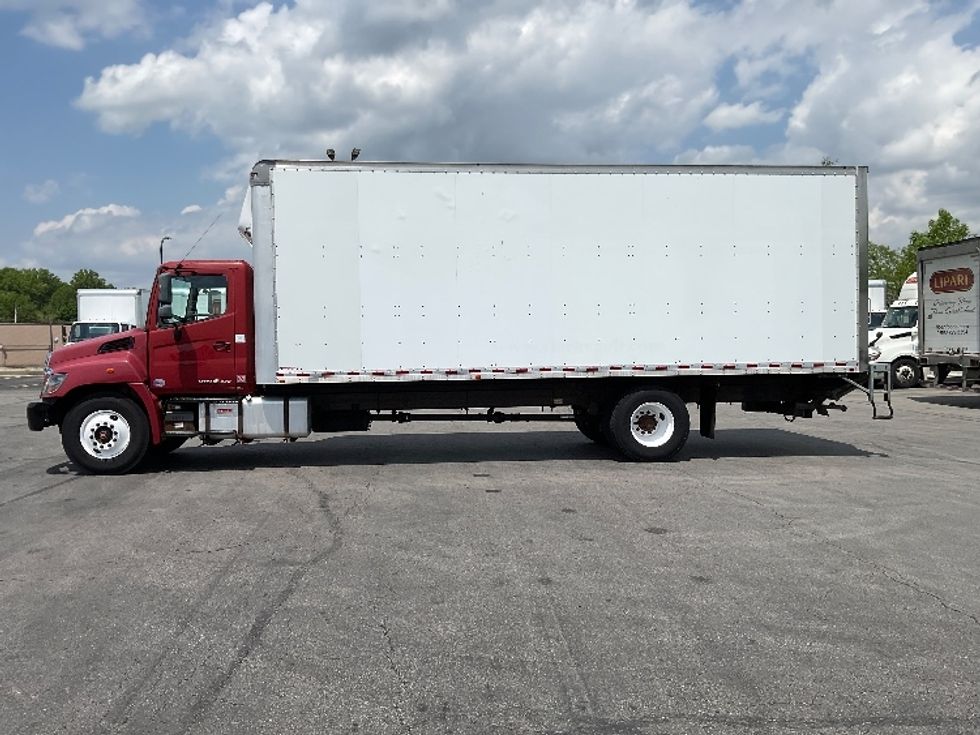 Medium Duty Box Truck-Light and Medium Duty Trucks-Hino-2018-338-Gahanna-OH-355,934\n\t\tmiles-$ 20,500 - Image 4